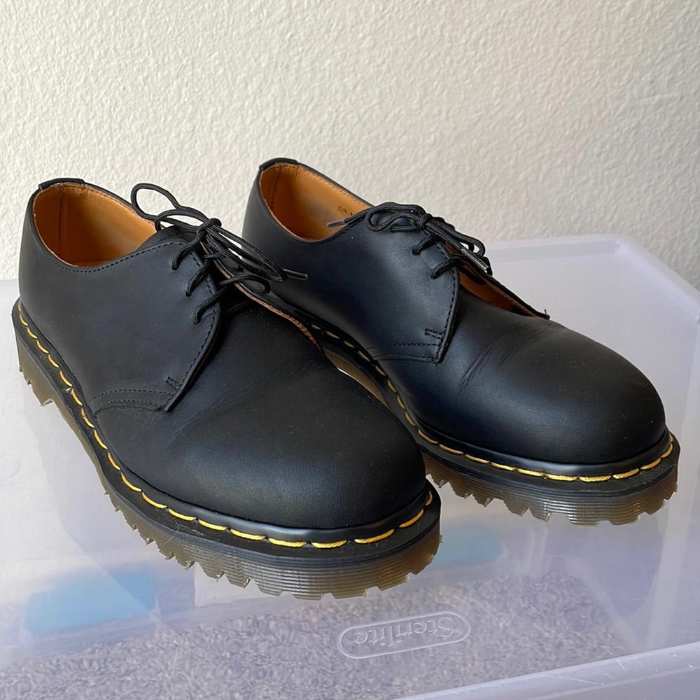 Dr. Martens Oxfords, EUC